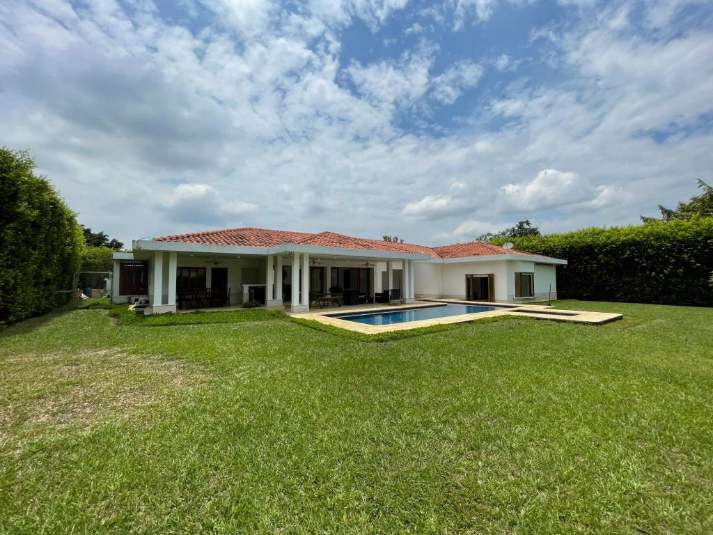Casa En Arriendo - Pance, Cali