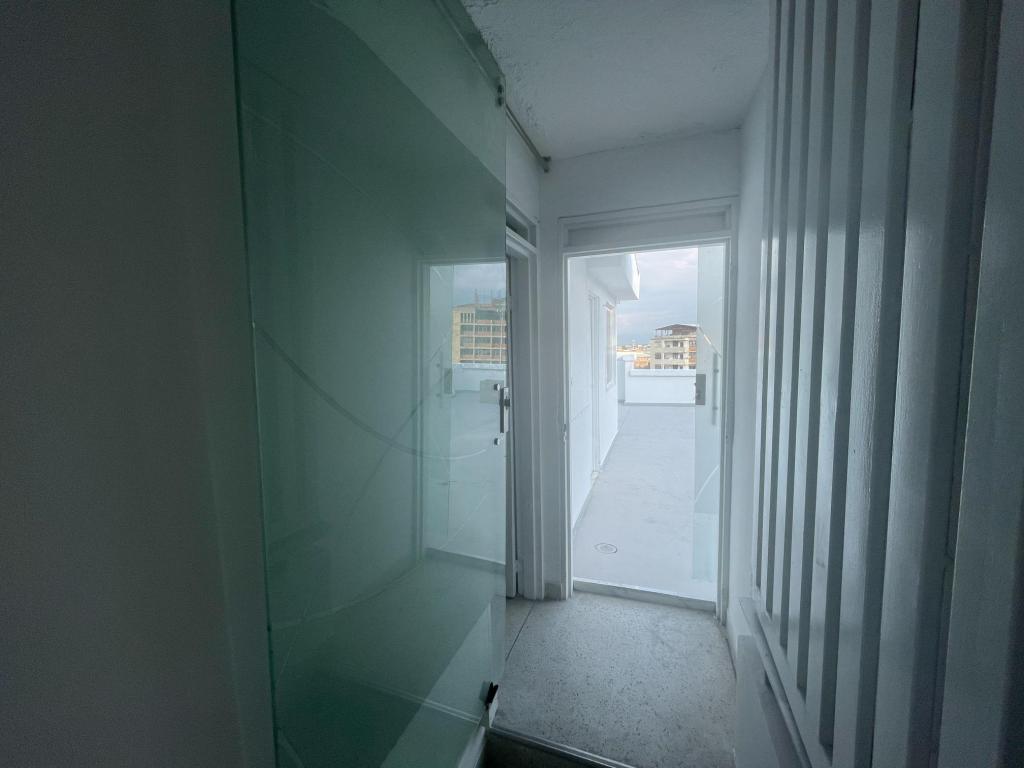 Apartaestudio En Arriendo - Los Libertadores / Miraflores, Cali