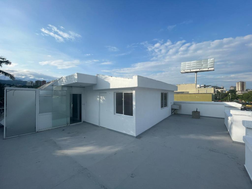 Apartaestudio En Arriendo - Los Libertadores / Miraflores, Cali