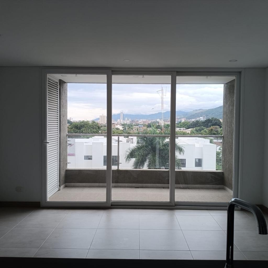 Apartamento En Venta - Urbanización La Flora, Cali