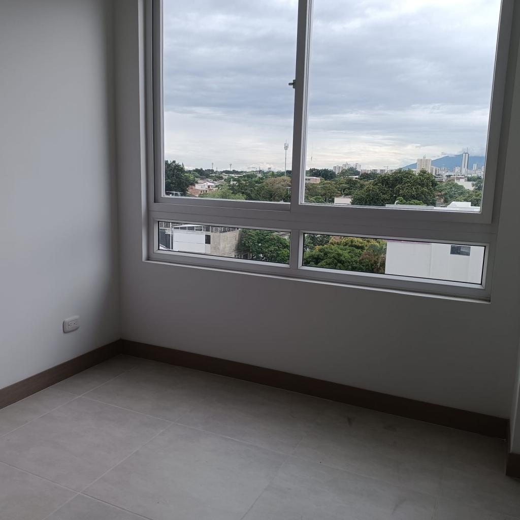 Apartamento En Venta - Urbanización La Flora, Cali