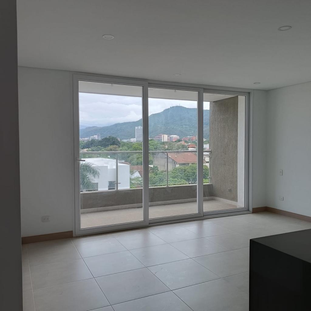 Apartamento En Venta - Urbanización La Flora, Cali