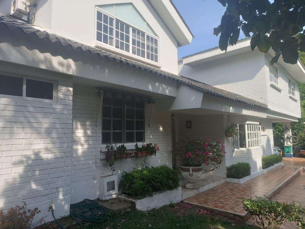 Casa Campestre En Arriendo/Venta - Pance, Cali