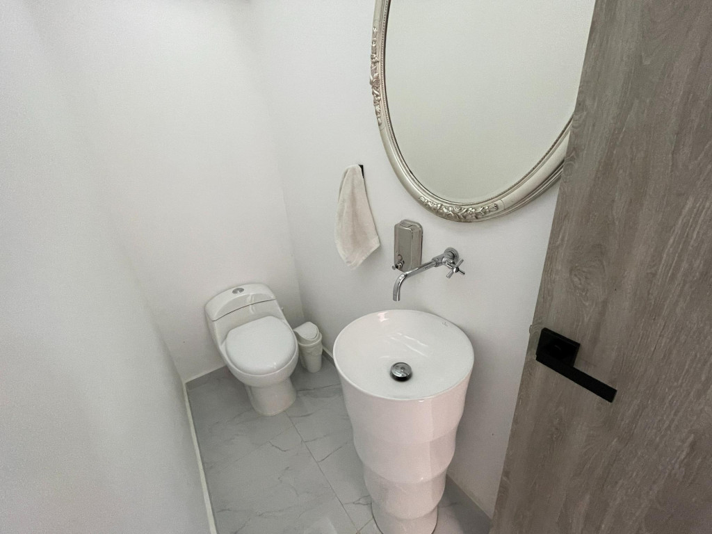 Casa En Venta - Urbanización La Flora, Cali