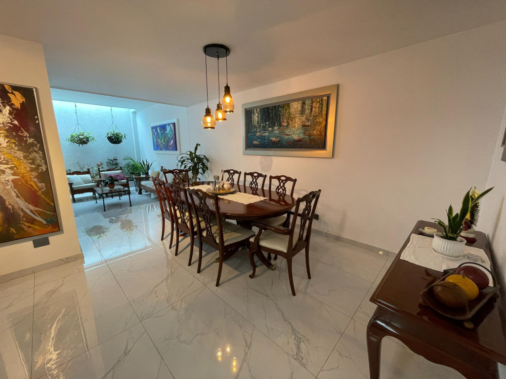 Casa En Venta - Urbanización La Flora, Cali