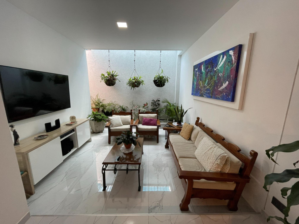 Casa En Venta - Urbanización La Flora, Cali