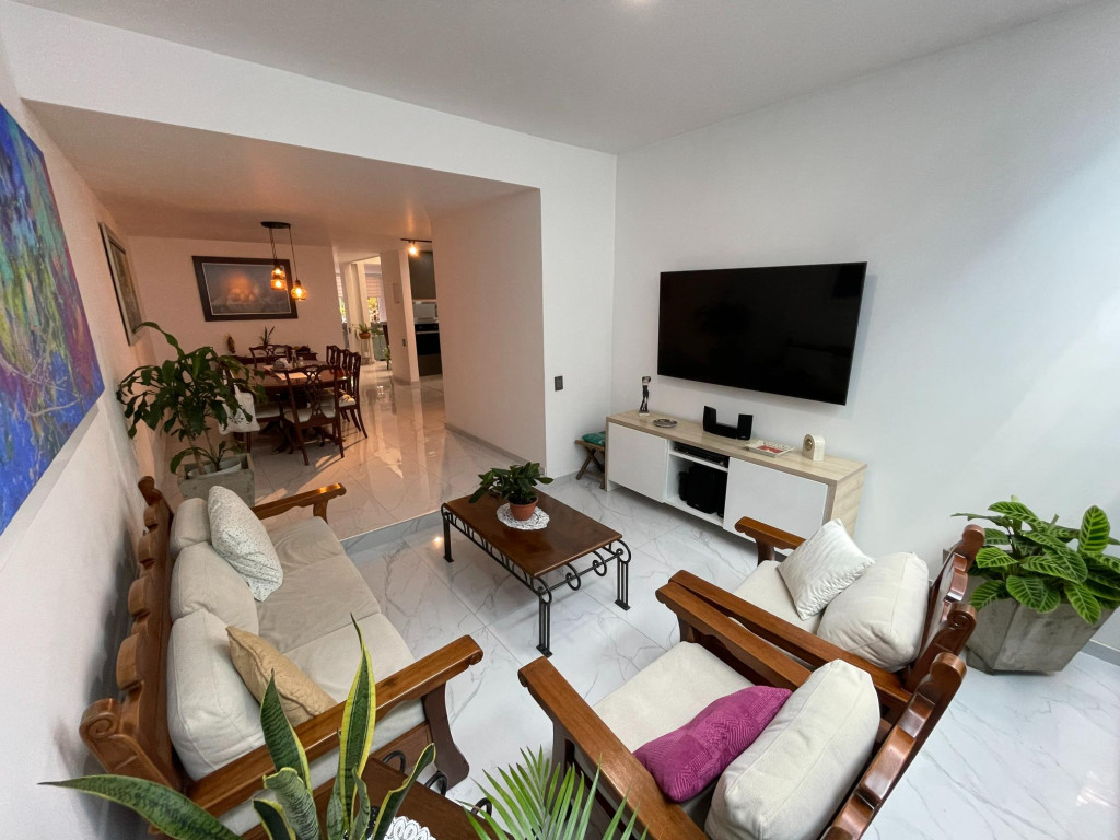 Casa En Venta - Urbanización La Flora, Cali