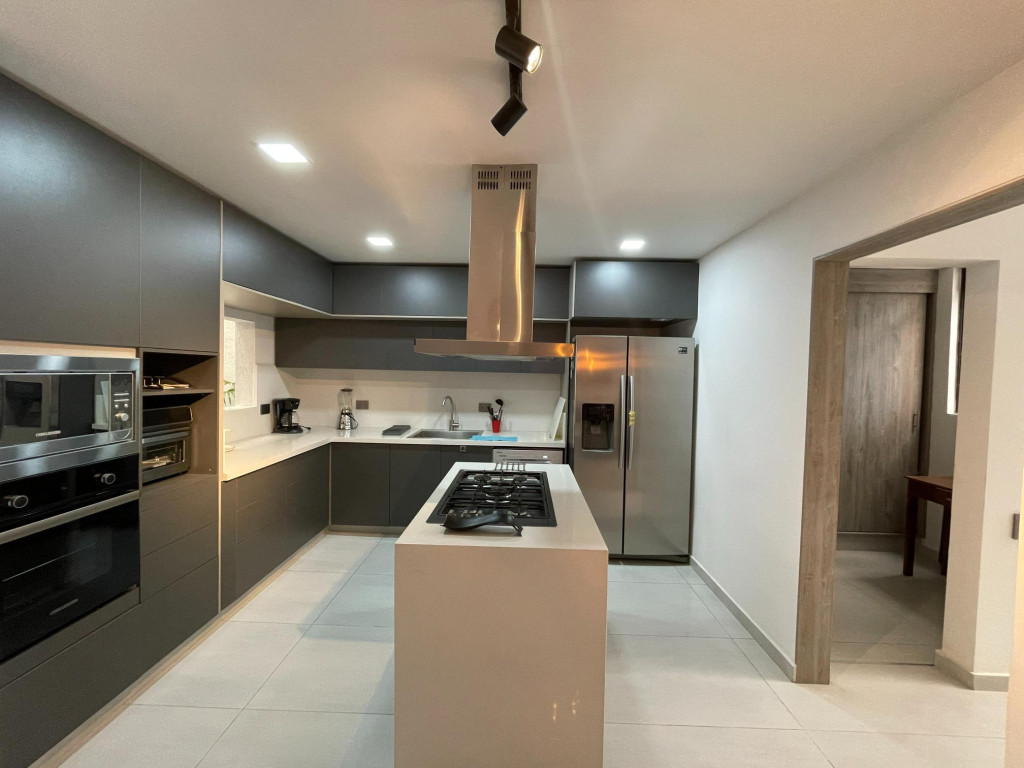 Casa En Venta - Urbanización La Flora, Cali