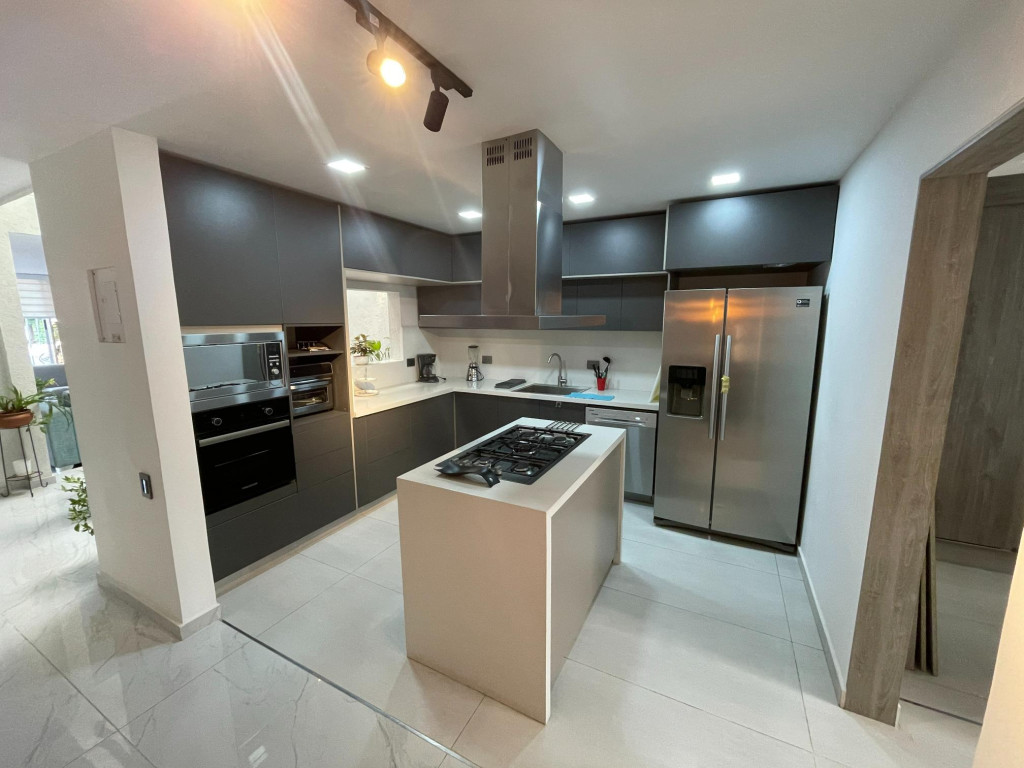 Casa En Venta - Urbanización La Flora, Cali