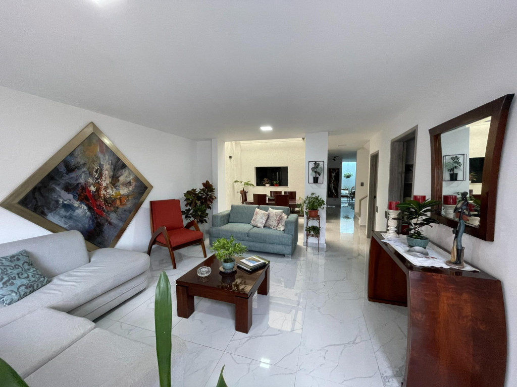 Casa En Venta - Urbanización La Flora, Cali