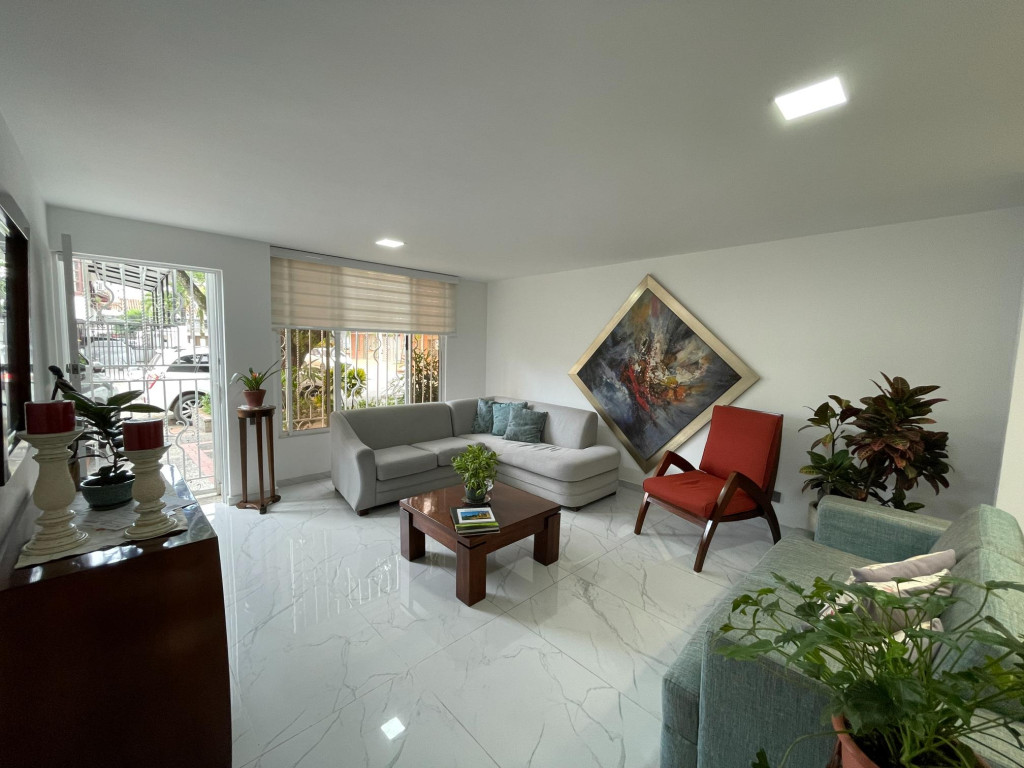 Casa En Venta - Urbanización La Flora, Cali