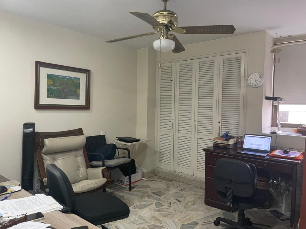 Apartamento En Venta - Centenario, Cali