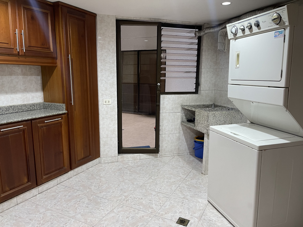 Apartamento En Venta - Santa Teresita, Cali