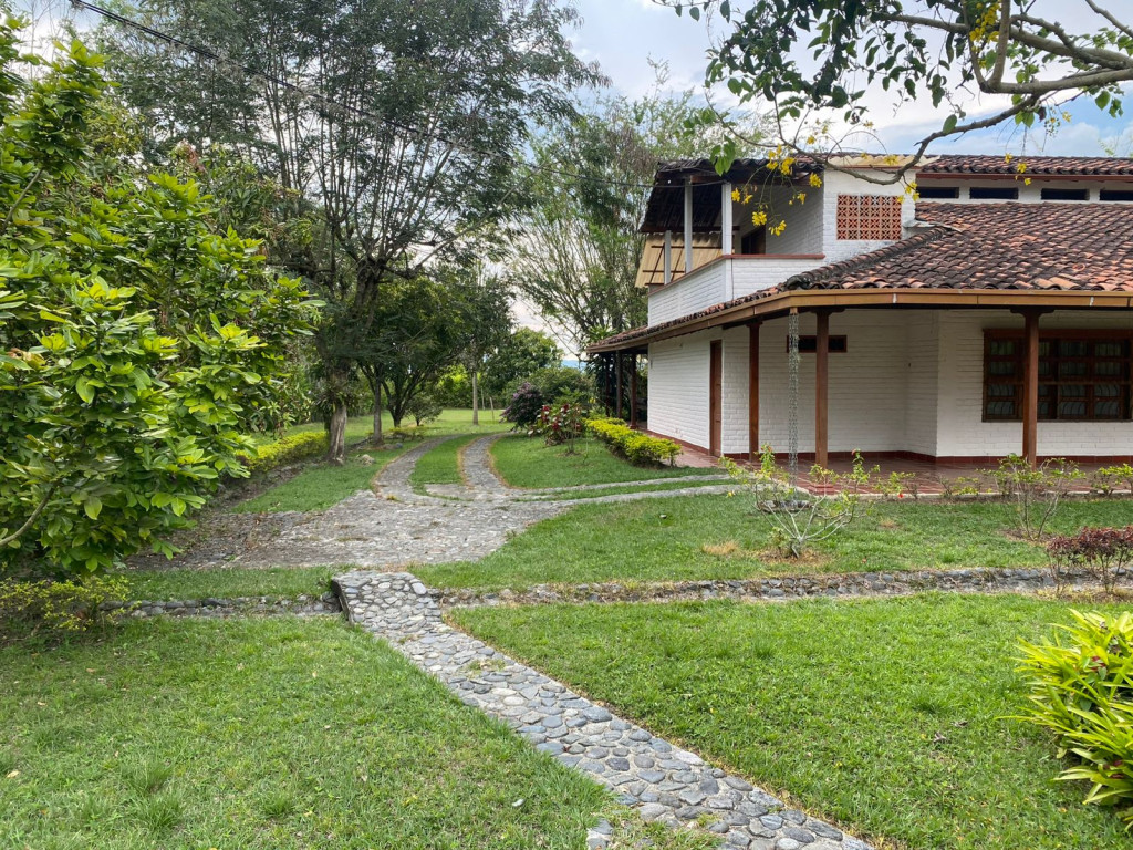 Finca En Arriendo - La Novillera Baja, El Cerrito