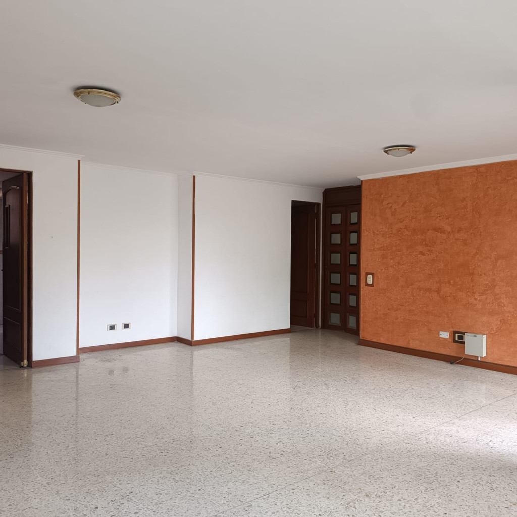 Apartamento En Venta - Urbanización La Flora, Cali