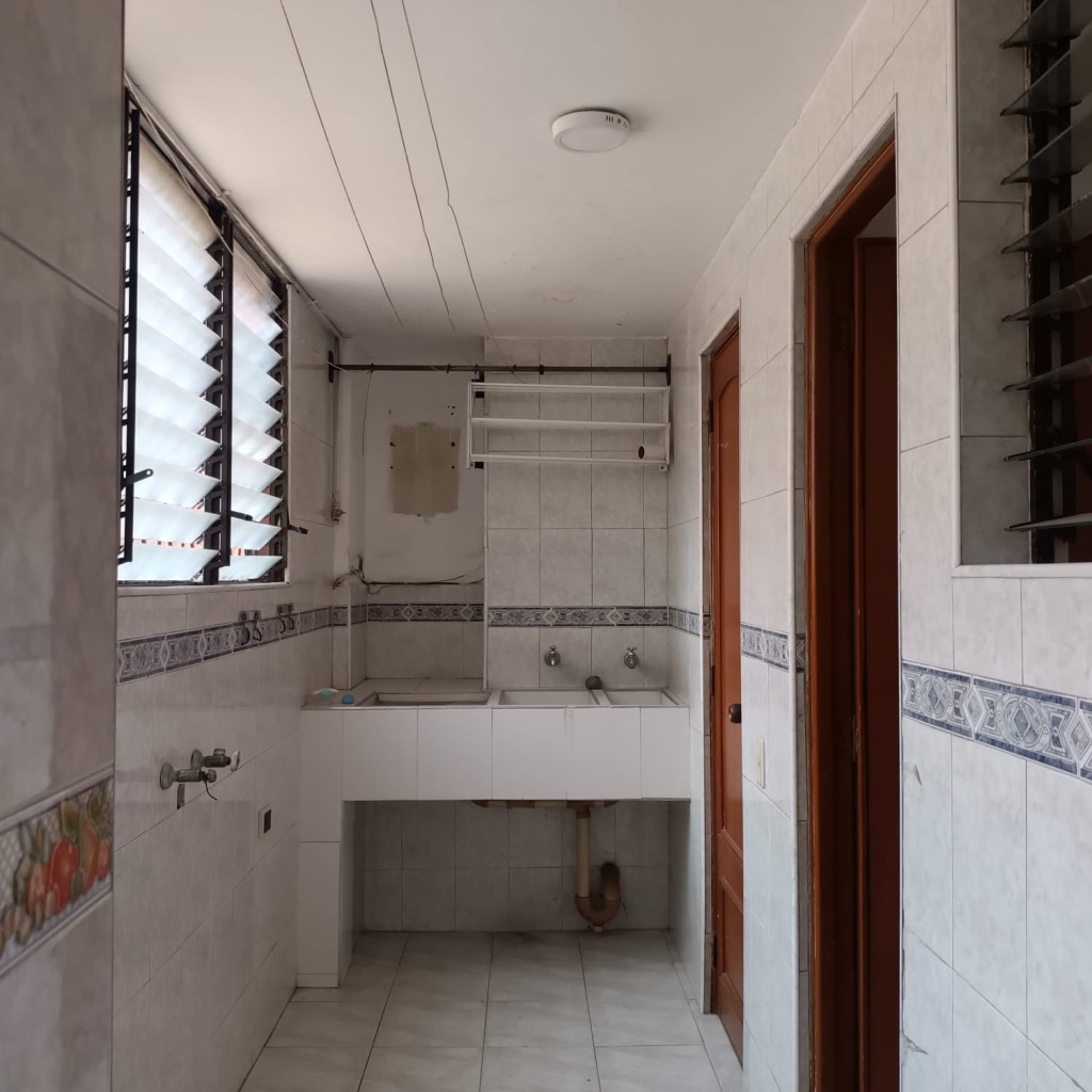 Apartamento En Venta - Urbanización La Flora, Cali