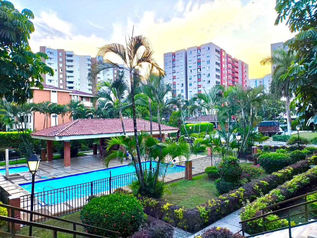 Apartamento En Arriendo/Venta - Urbanización La Flora, Cali