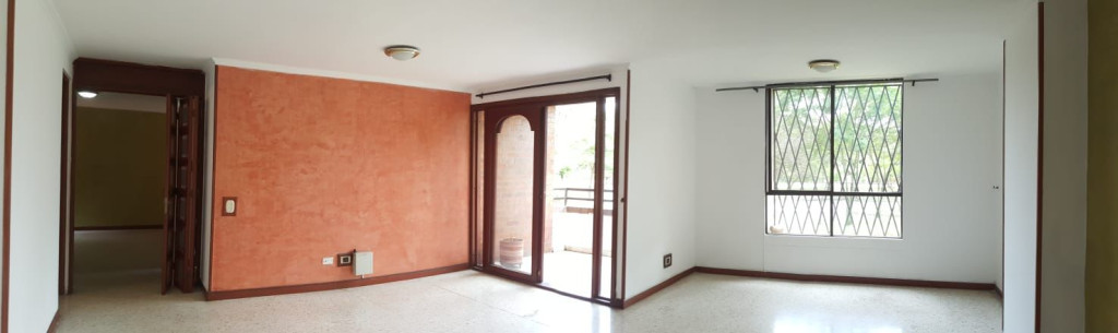 Apartamento En Venta - Urbanización La Flora, Cali