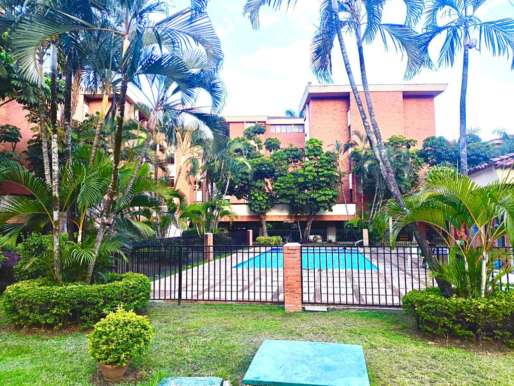 Apartamento En Arriendo/Venta - Urbanización La Flora, Cali