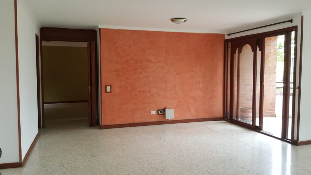 Apartamento En Venta - Urbanización La Flora, Cali