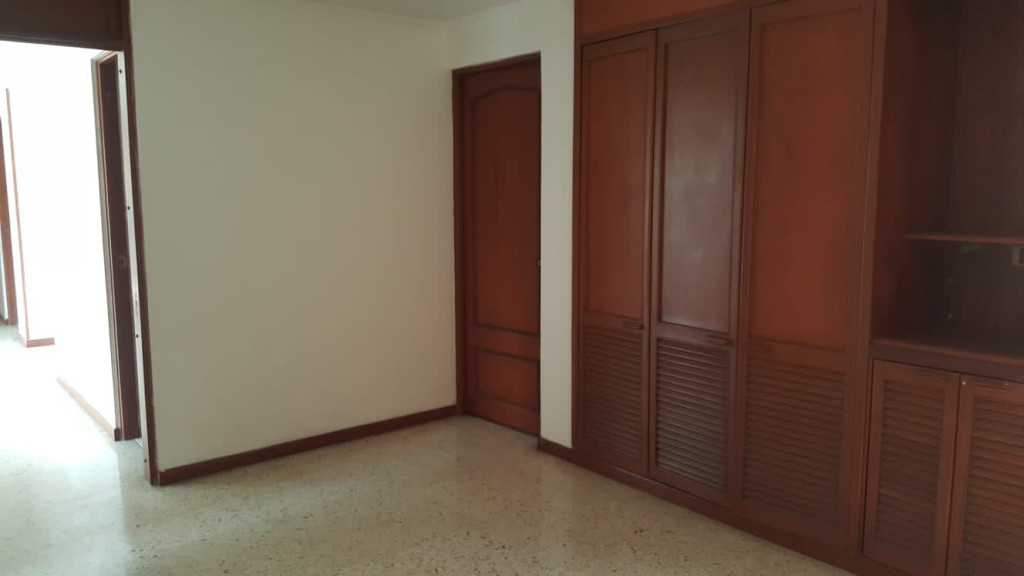 Apartamento En Venta - Urbanización La Flora, Cali