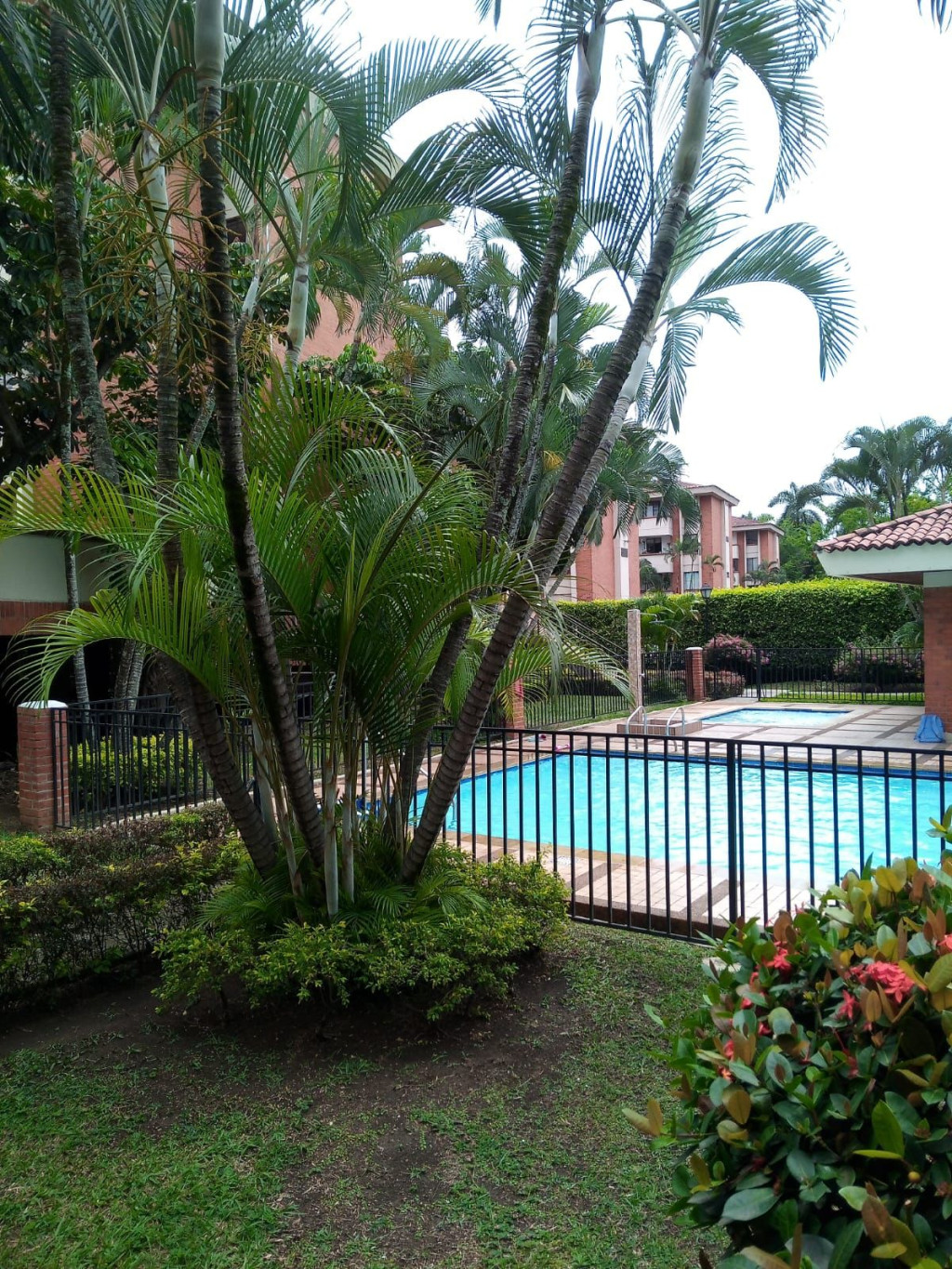 Apartamento En Venta - Urbanización La Flora, Cali