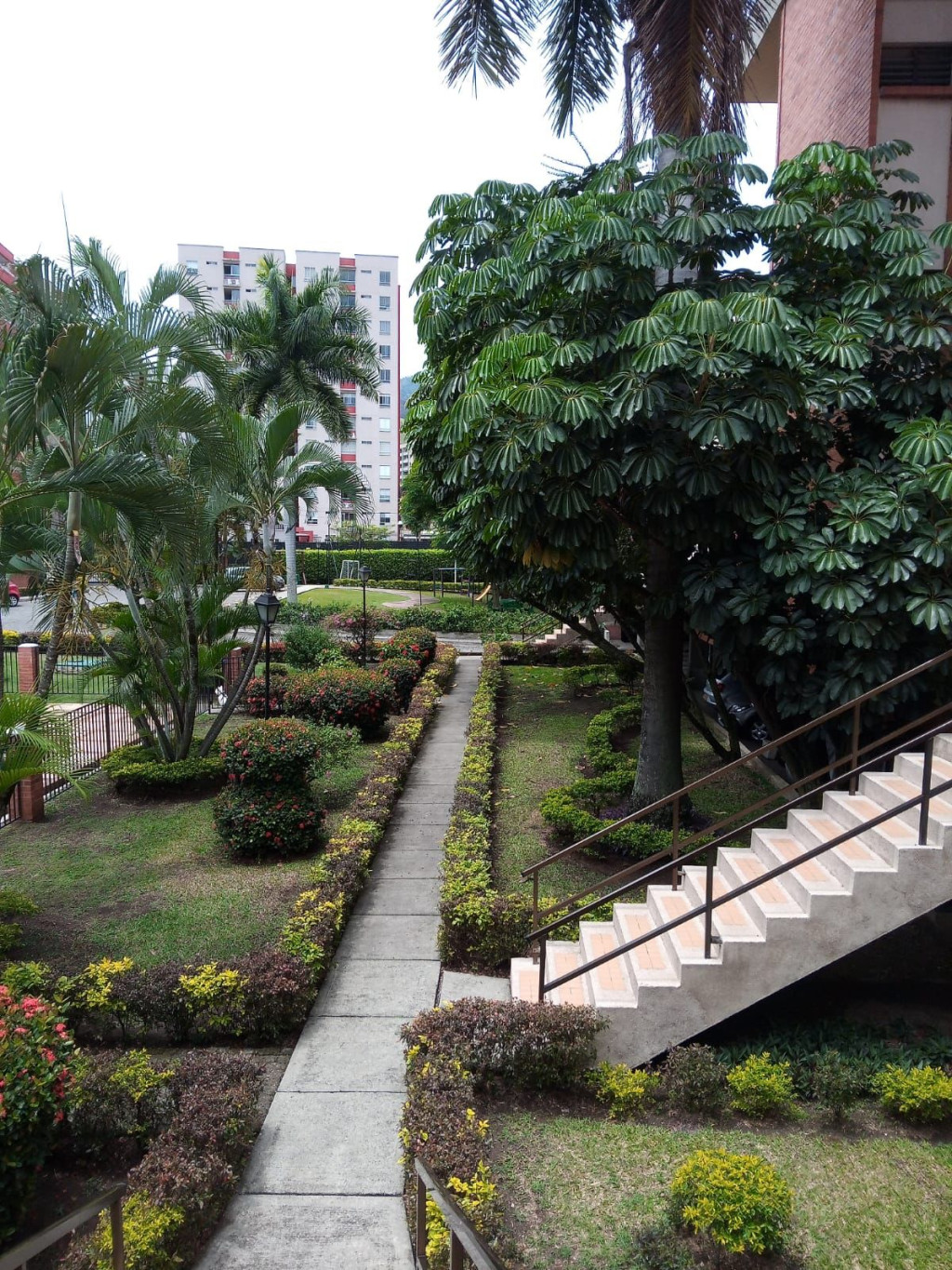 Apartamento En Venta - Urbanización La Flora, Cali