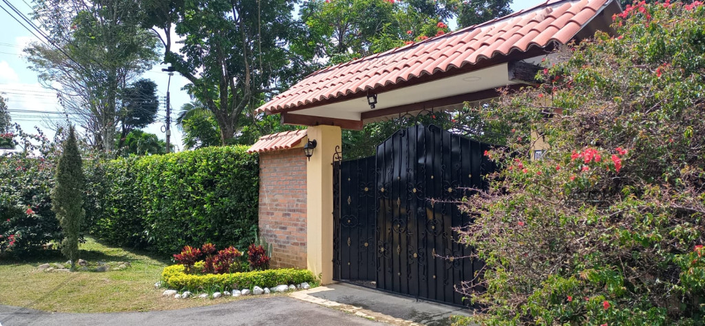 Casa En Venta - Las Mercedes, Jamundí