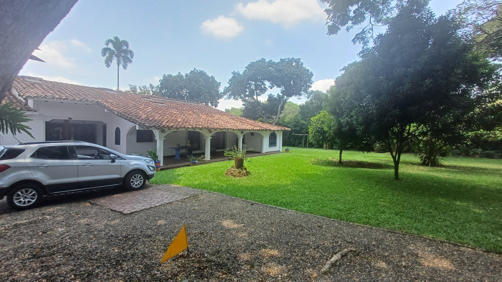 Casa Campestre En Venta - Pance, Cali