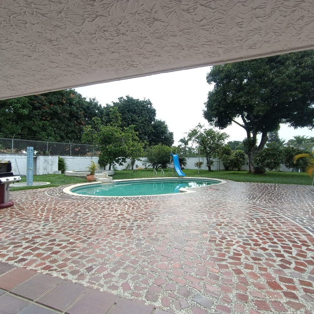 Casa En Venta - Ciudad Jardín, Cali