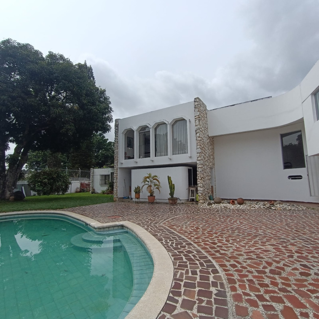 Casa En Venta - Ciudad Jardín, Cali