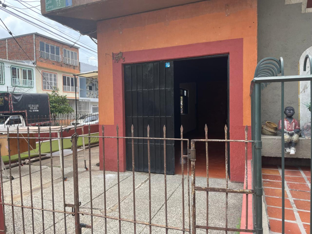 Casa En Venta - Atanasio Girardot, Cali