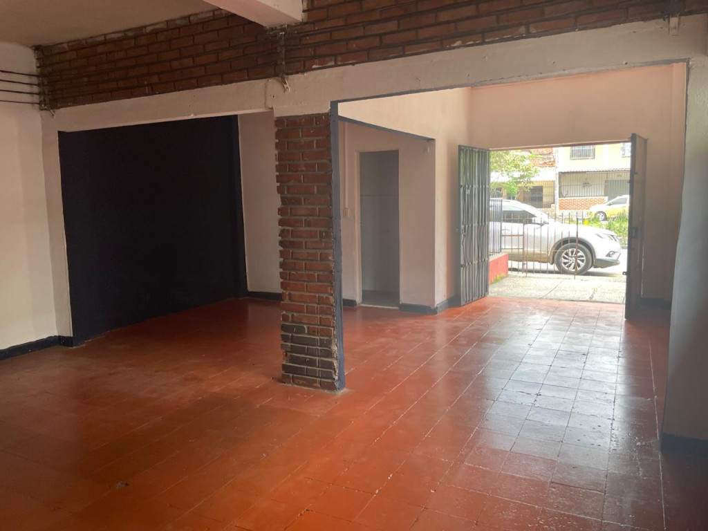 Casa En Venta - Atanasio Girardot, Cali