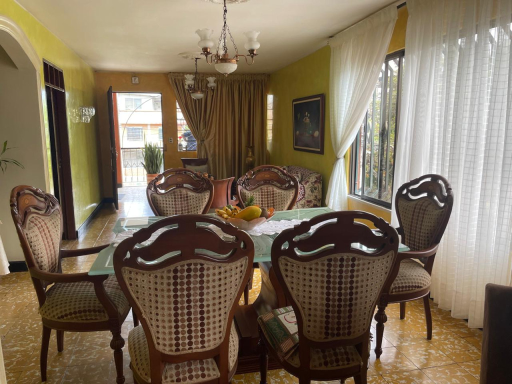 Casa En Venta - Atanasio Girardot, Cali