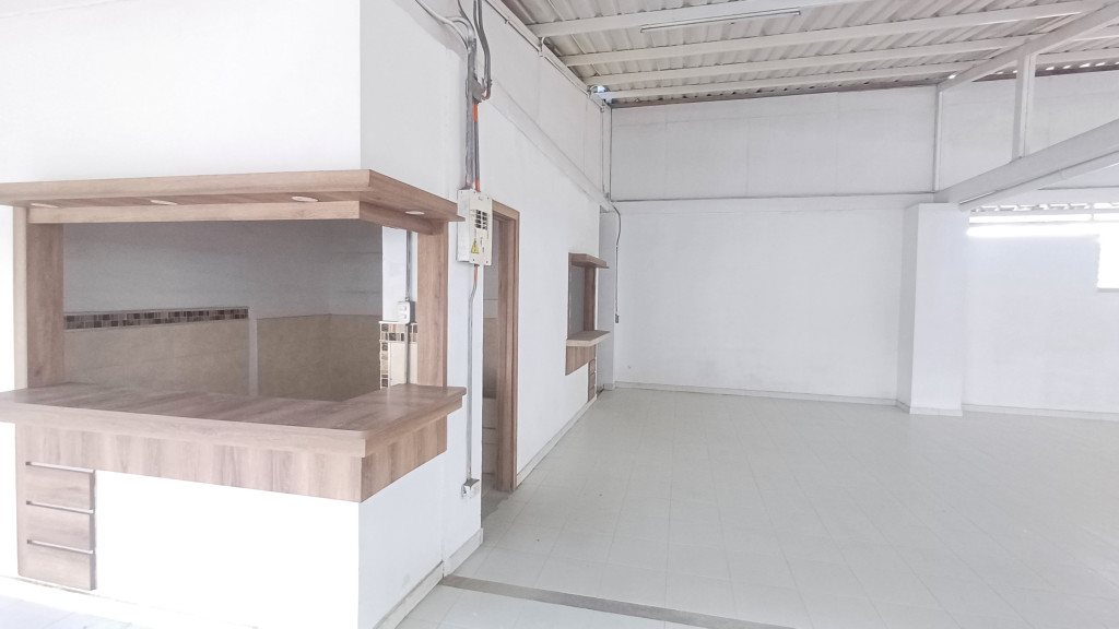 Local En Arriendo - El Poblado Campestre, Candelaria