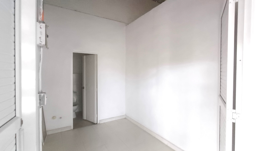 Local En Arriendo - El Poblado Campestre, Candelaria