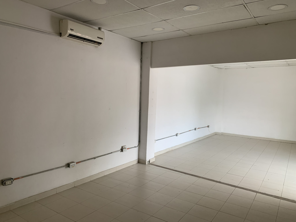 Local En Arriendo - Poblado Campestre, Candelaria