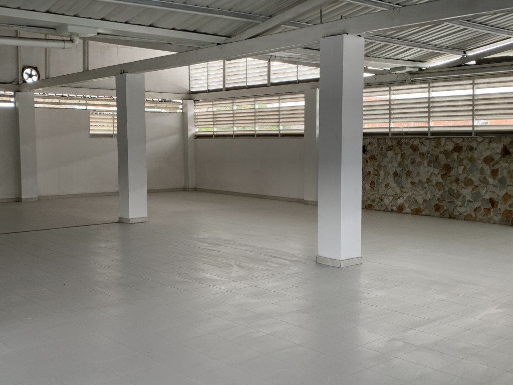 Local En Arriendo - Poblado Campestre, Candelaria