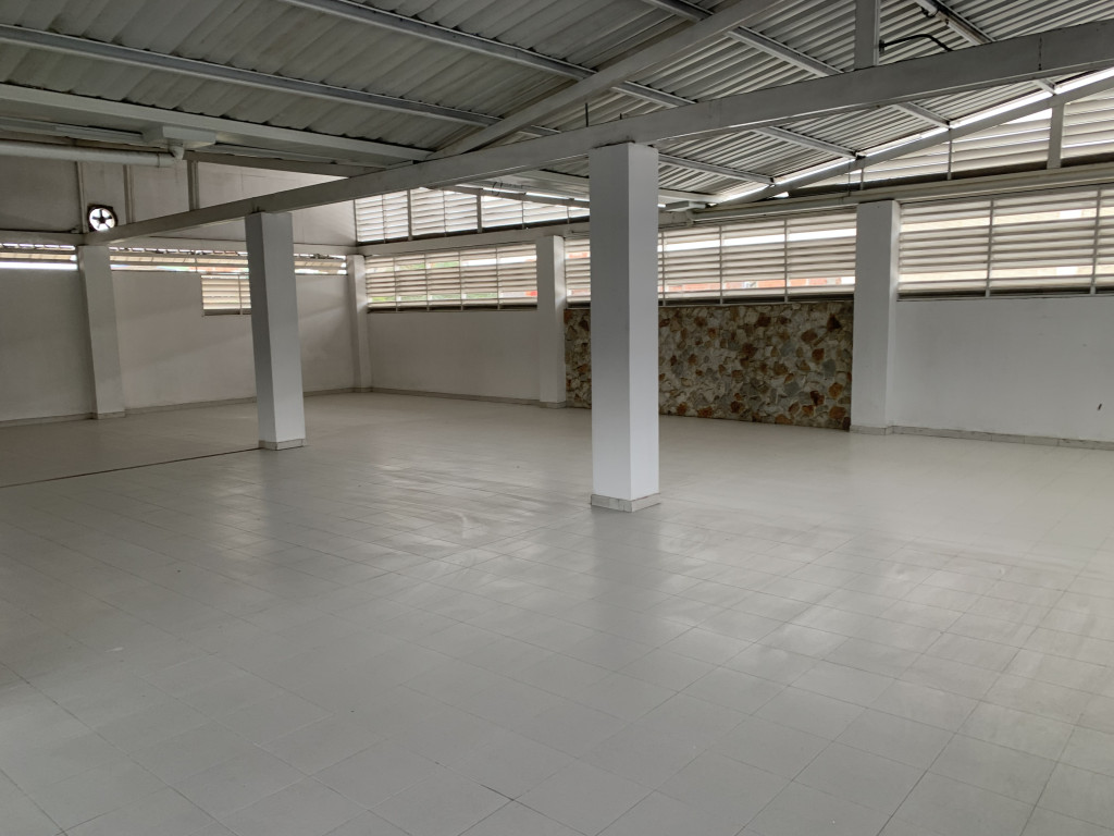 Local En Arriendo - Poblado Campestre, Candelaria