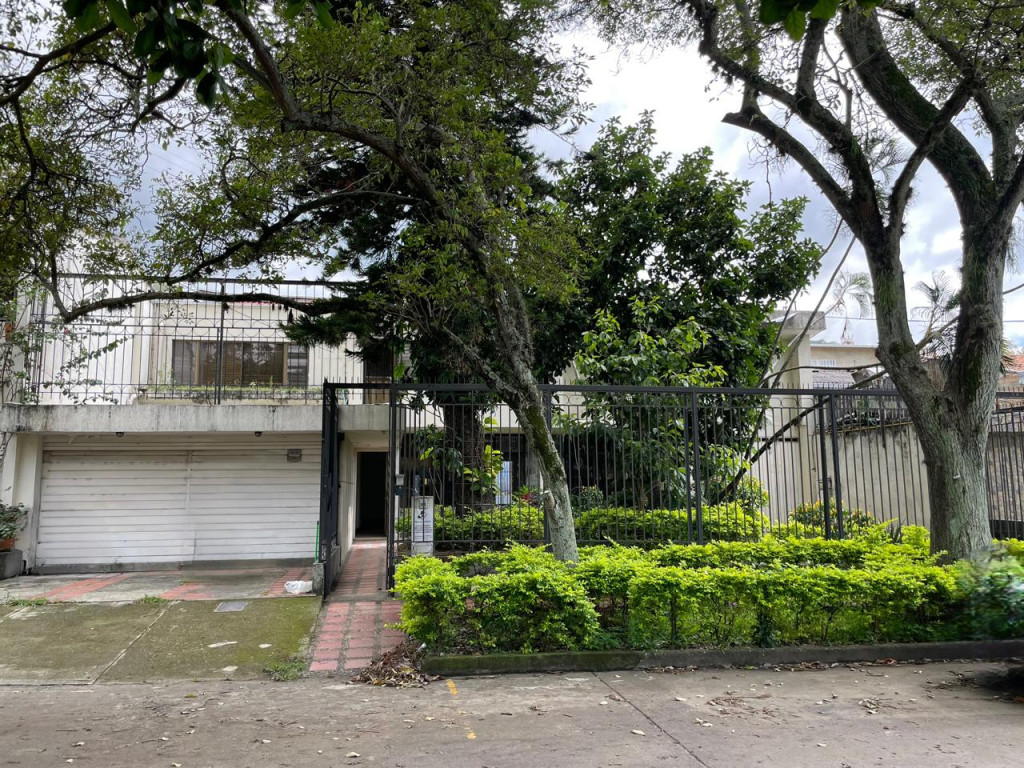 Casa En Venta - El Bosque, Cali