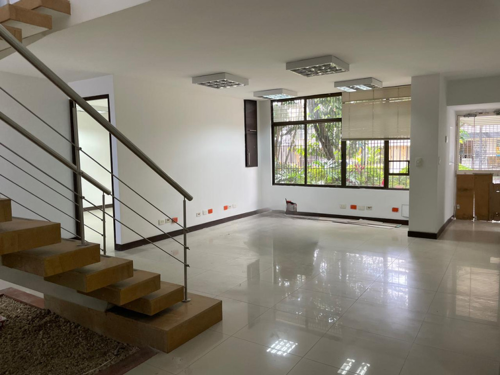 Casa En Venta - El Bosque, Cali