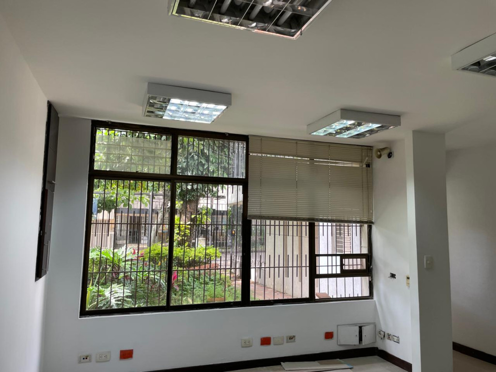 Casa En Venta - El Bosque, Cali