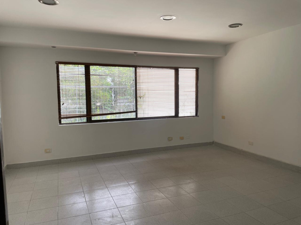 Casa En Venta - El Bosque, Cali