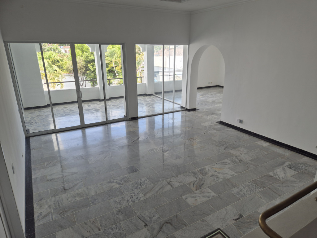 Casa En Venta - Ciudad Jardín, Cali