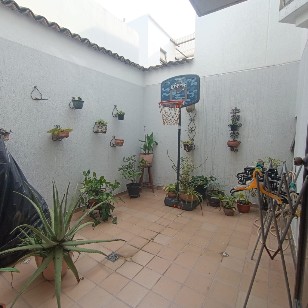 Casa En Venta - Urbanización La Flora, Cali