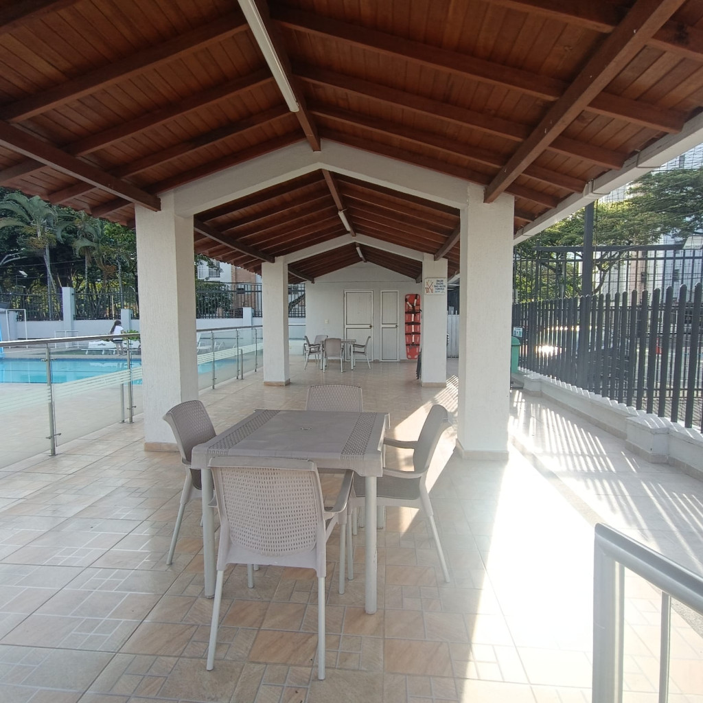 Casa En Venta - Urbanización La Flora, Cali