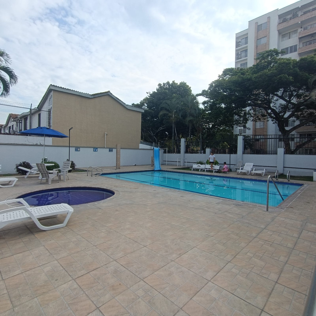 Casa En Venta - Urbanización La Flora, Cali