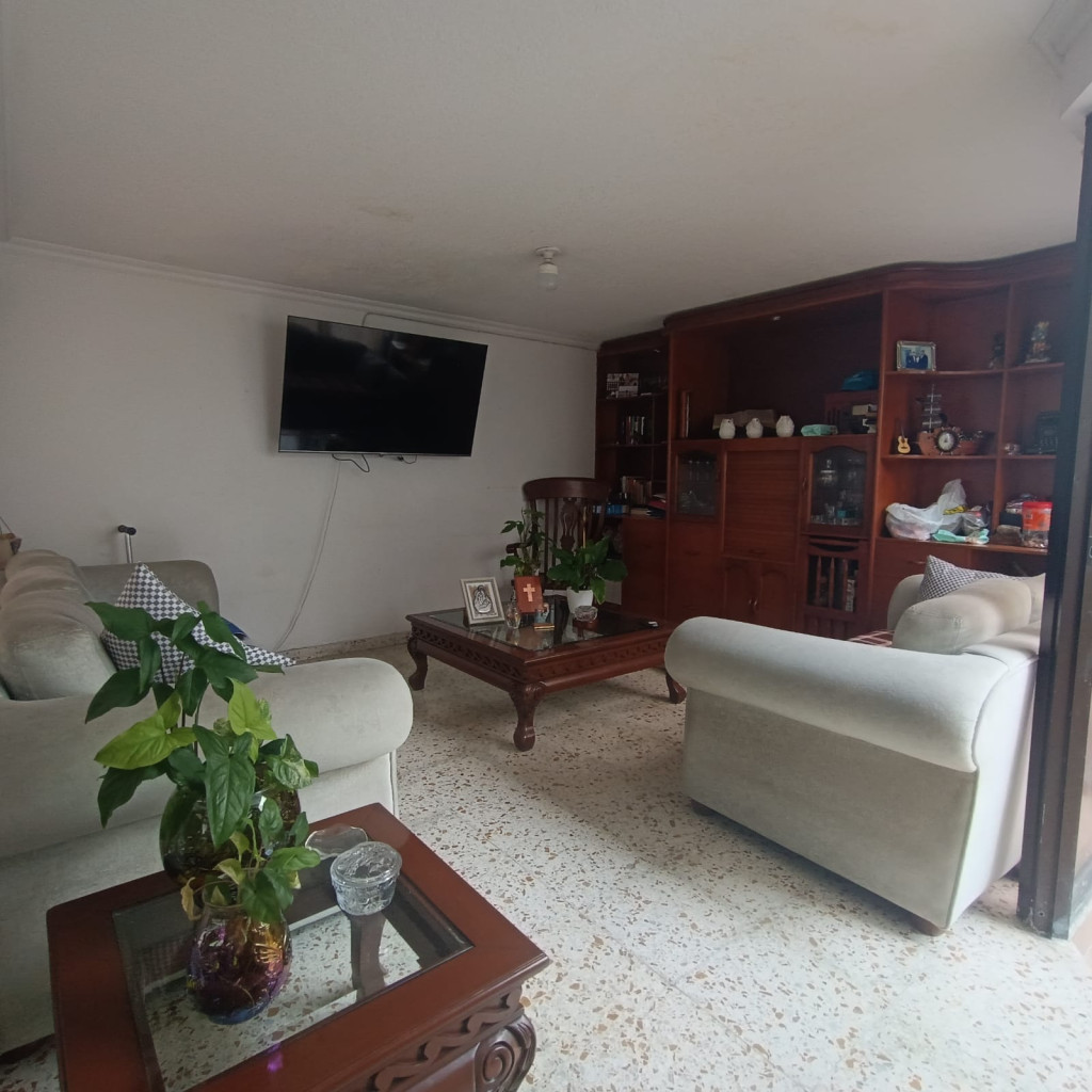 Casa En Venta - Urbanización La Flora, Cali