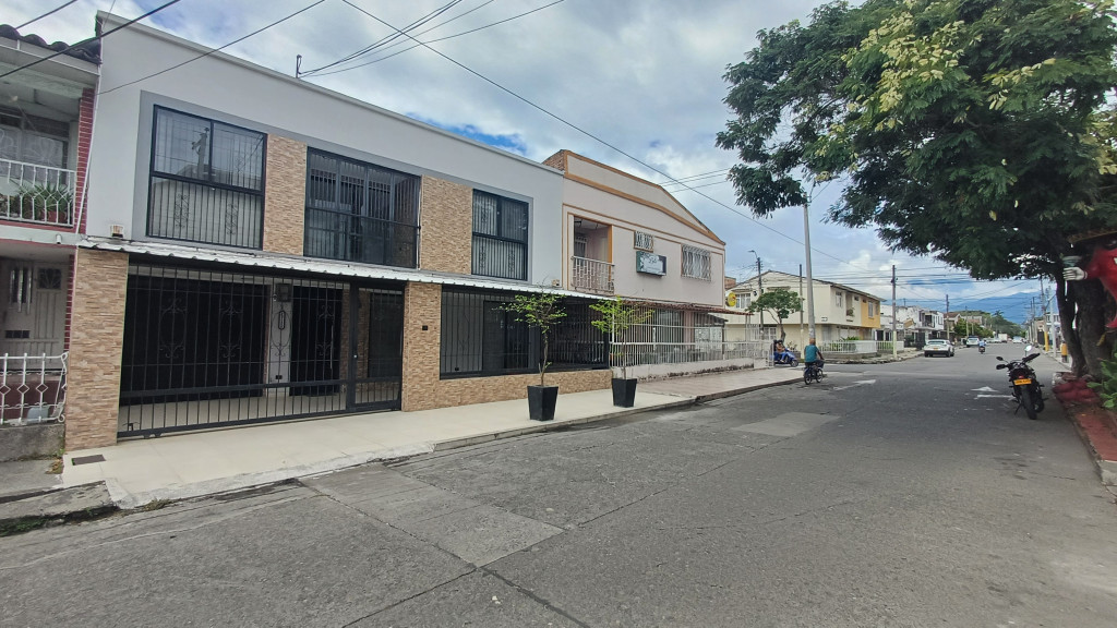 Casa En Venta - El Recreo, Palmira