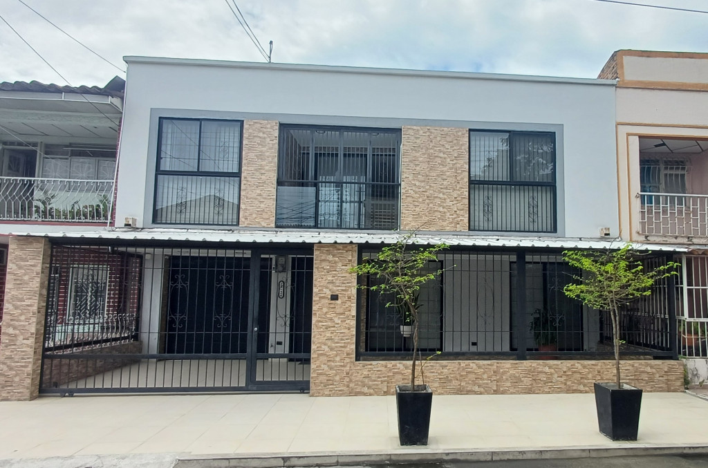 Casa En Venta - El Recreo, Palmira